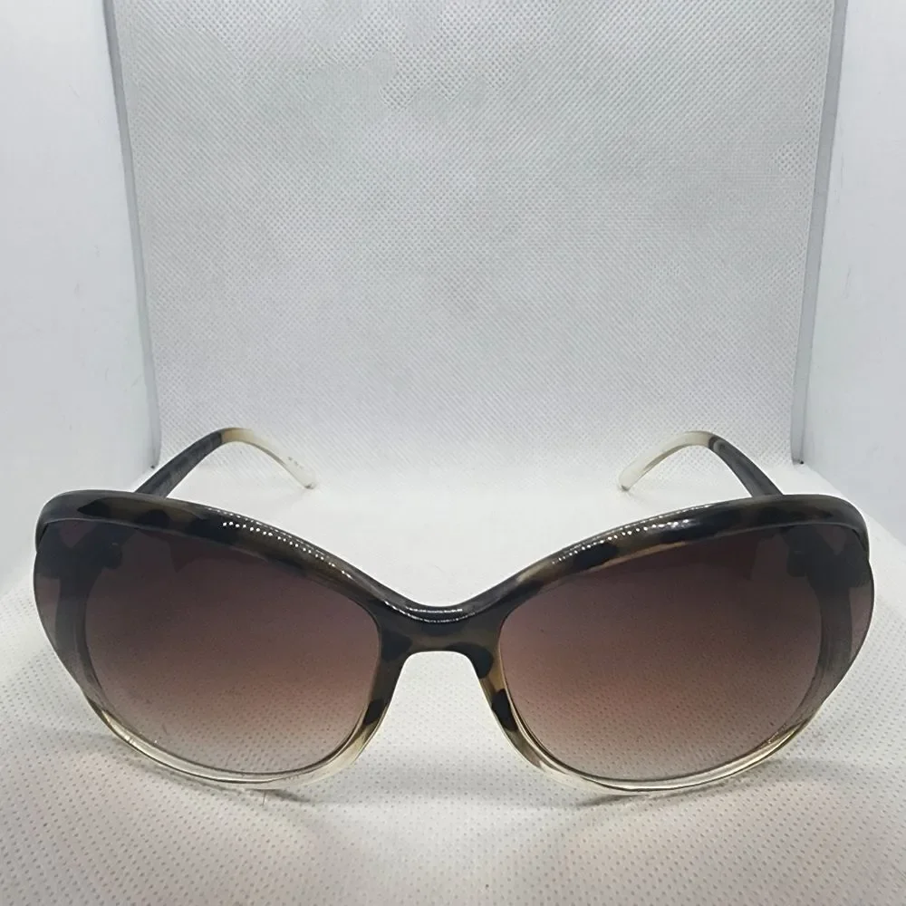 Simply Vera Vera Wang Brown Tortoiseshell Sunglasses